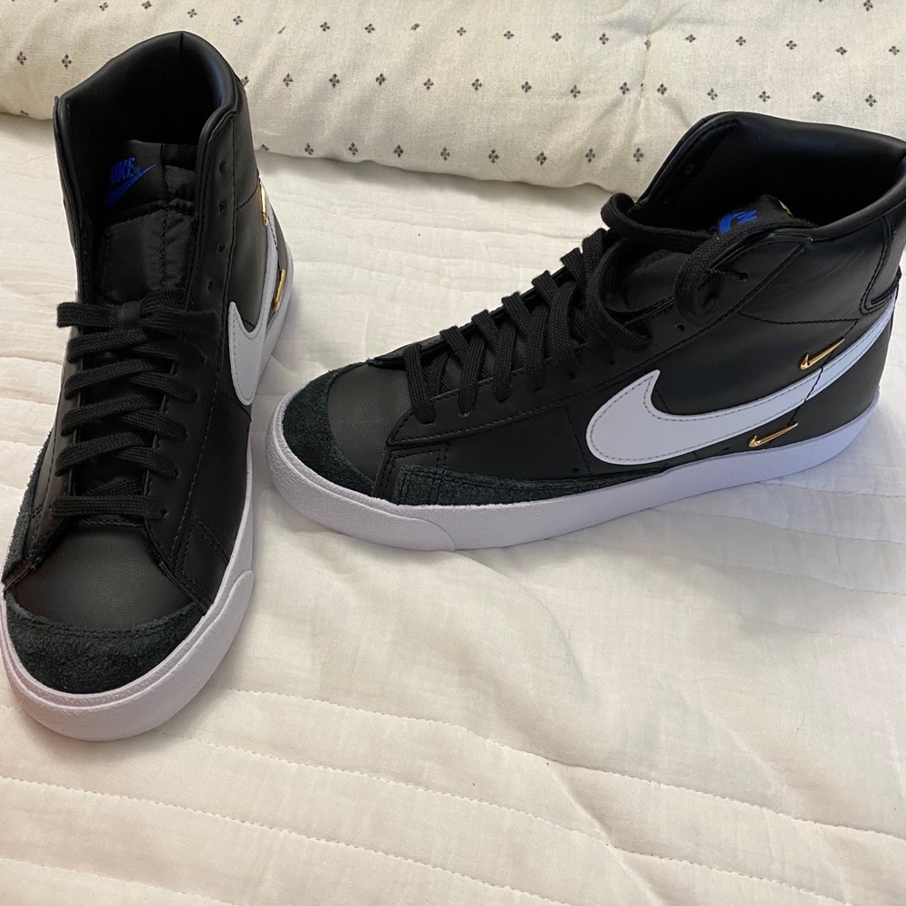 Nike Women's Blazer Mid '77 Vintage High Top Sne